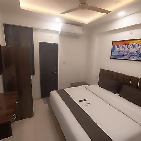 Hotel Kiwi Inn Vijaynagar Scheme 78 Indore Esterno foto