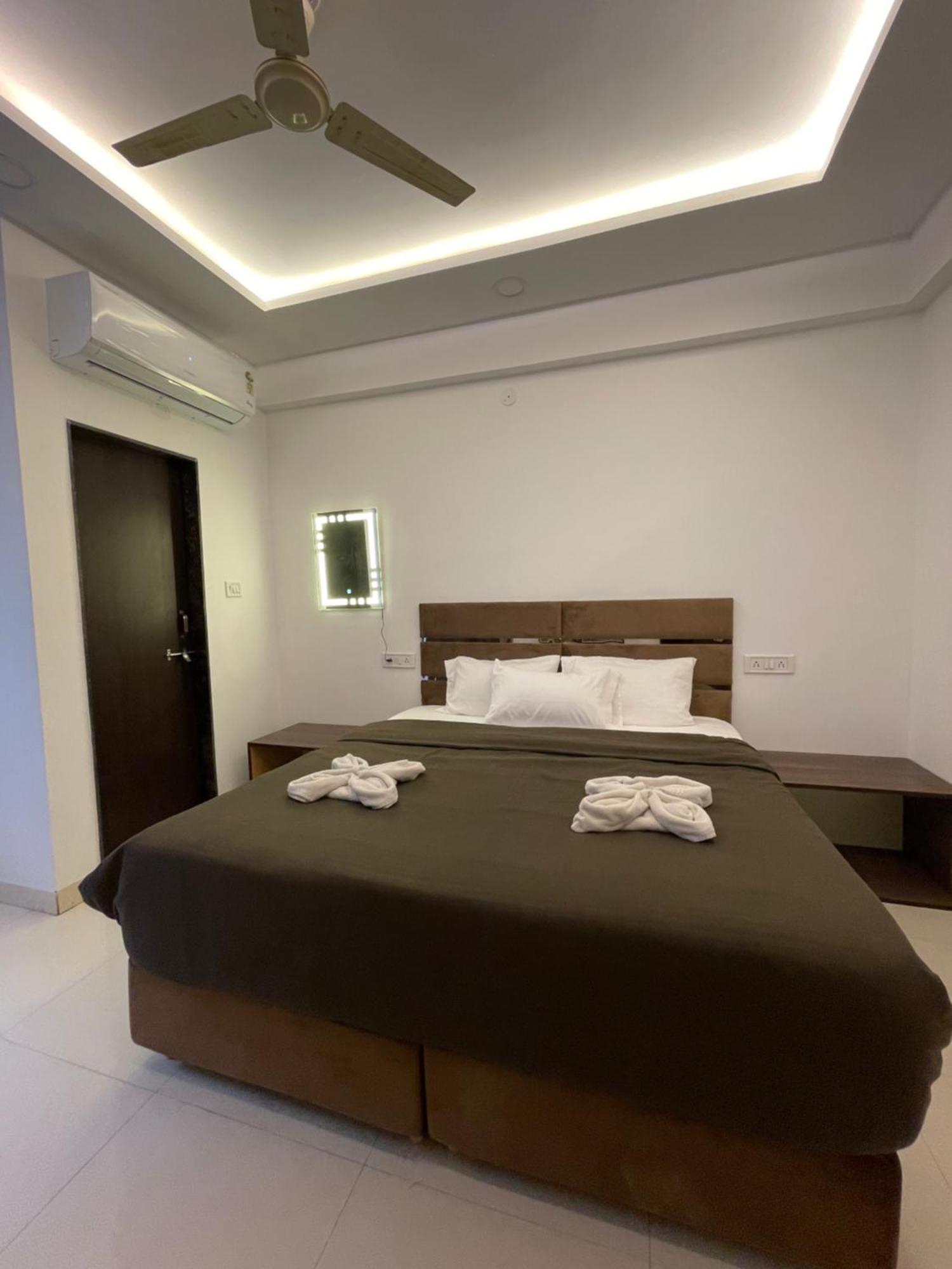 Hotel Kiwi Inn Vijaynagar Scheme 78 Indore Esterno foto