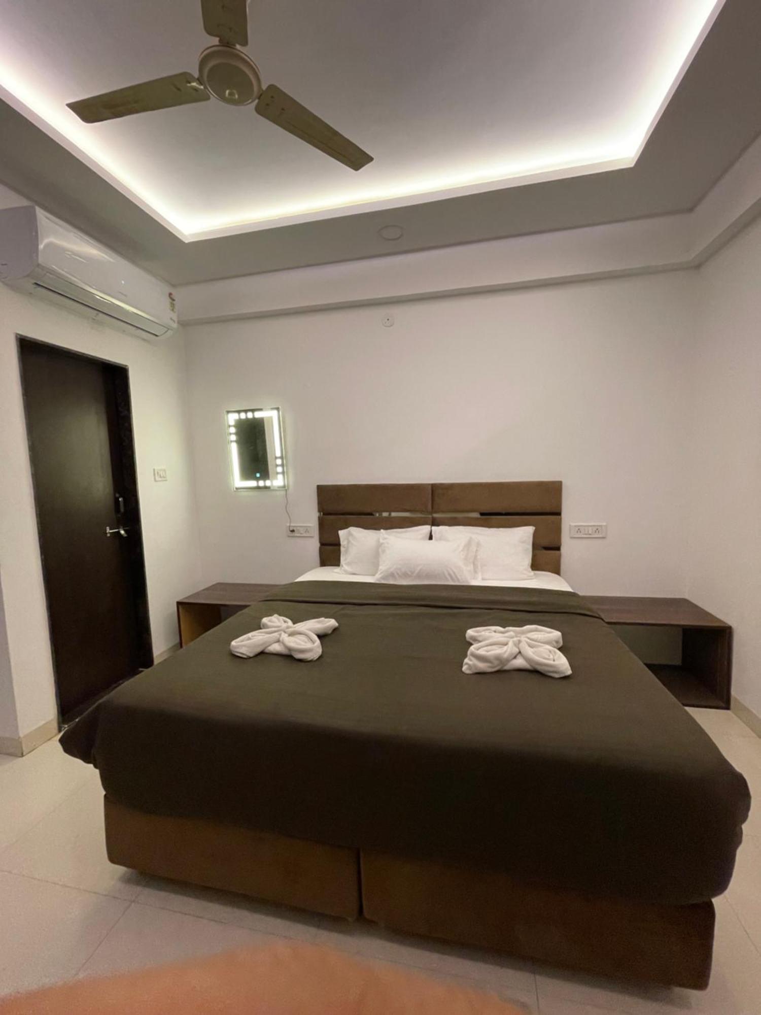 Hotel Kiwi Inn Vijaynagar Scheme 78 Indore Esterno foto