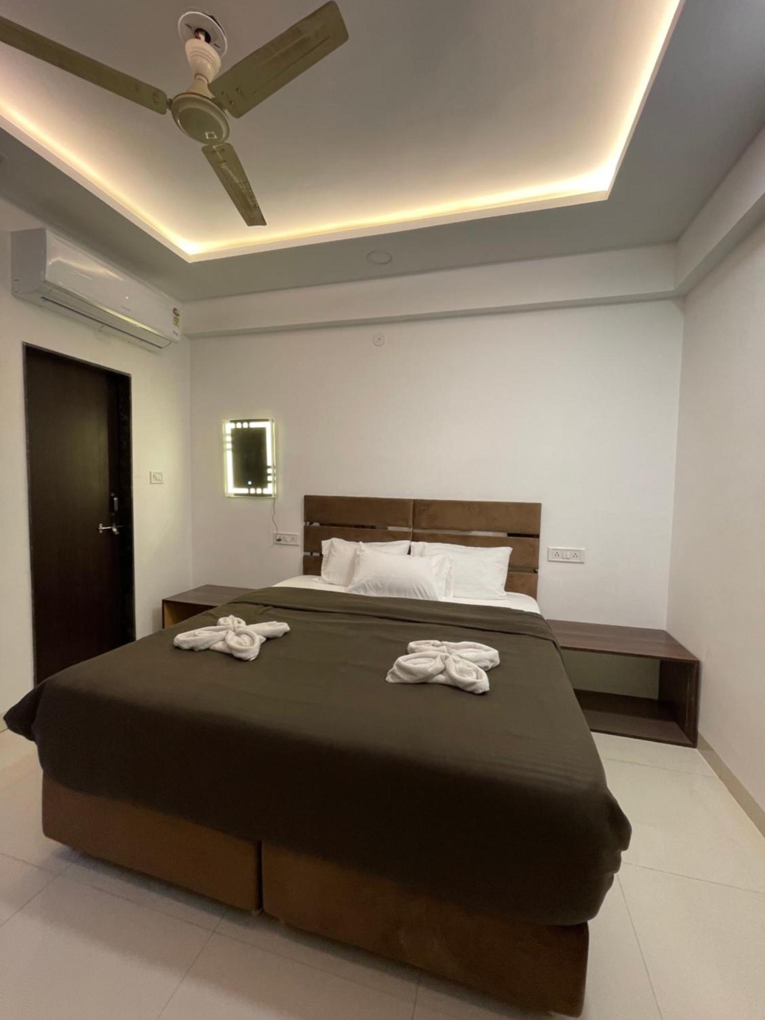 Hotel Kiwi Inn Vijaynagar Scheme 78 Indore Esterno foto