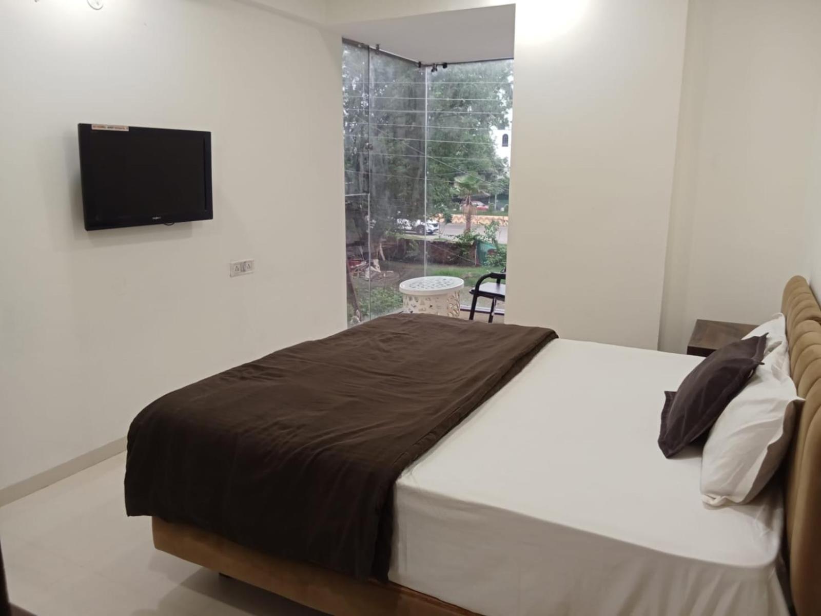 Hotel Kiwi Inn Vijaynagar Scheme 78 Indore Esterno foto