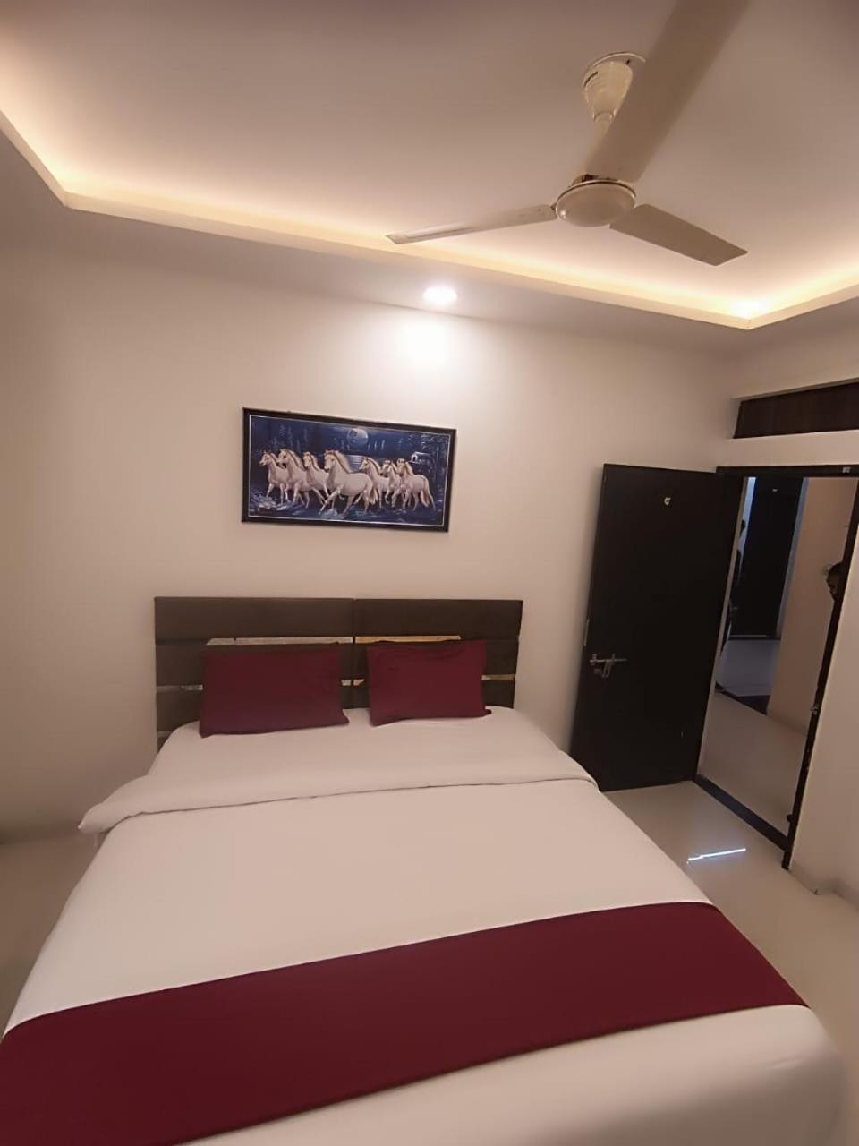 Hotel Kiwi Inn Vijaynagar Scheme 78 Indore Esterno foto