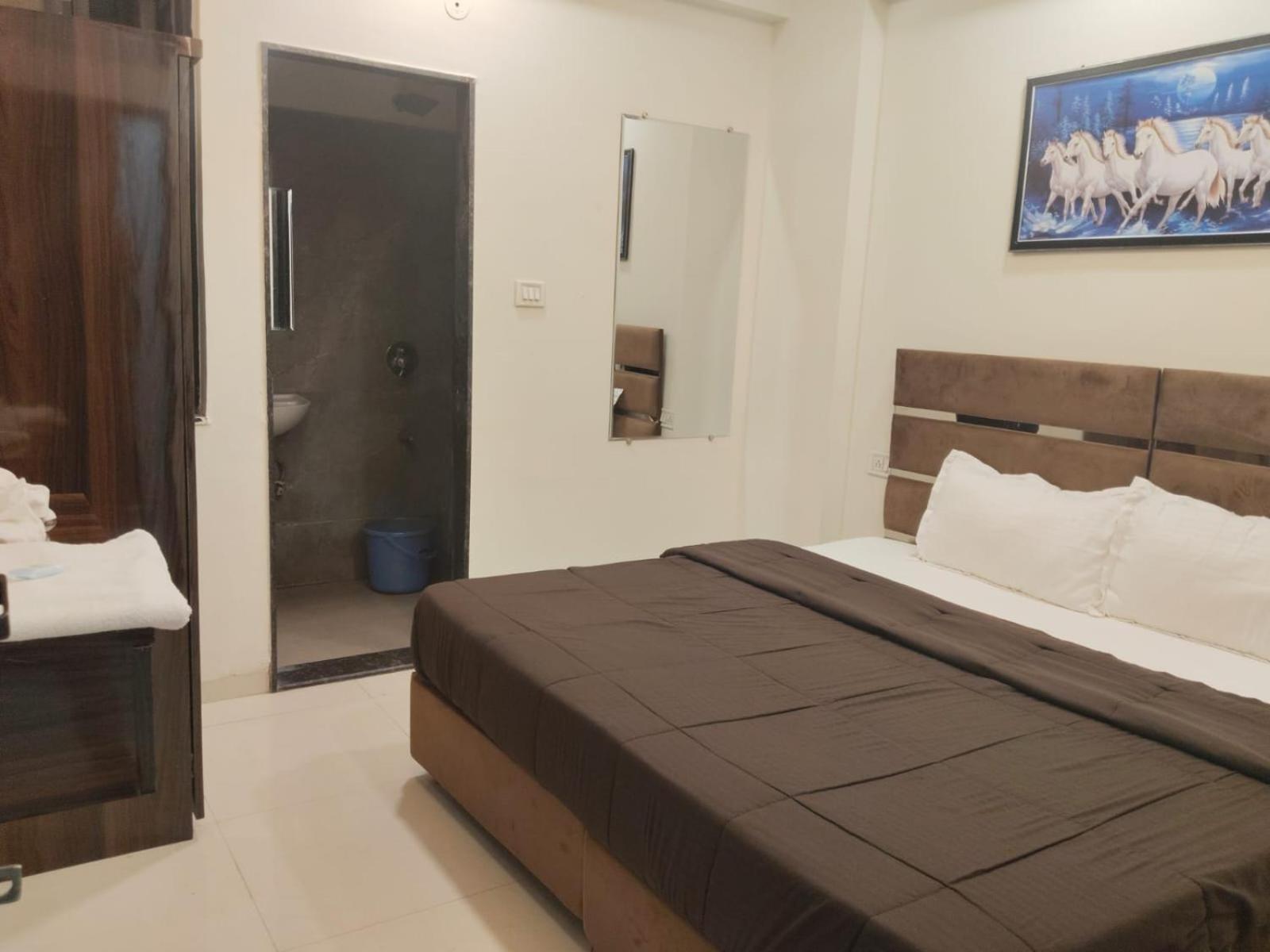 Hotel Kiwi Inn Vijaynagar Scheme 78 Indore Esterno foto
